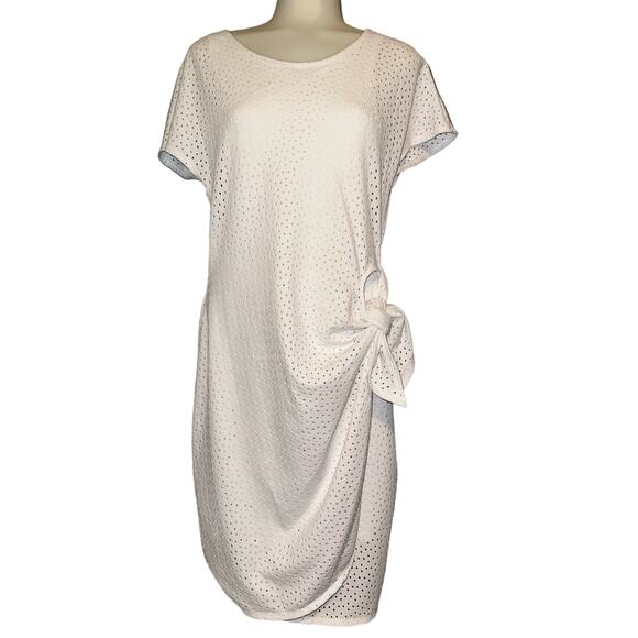 Signature By Robbie Bee Women's Small White Faux-Wrap Eyelet Sleeveless Dress - Picture 1 of 6